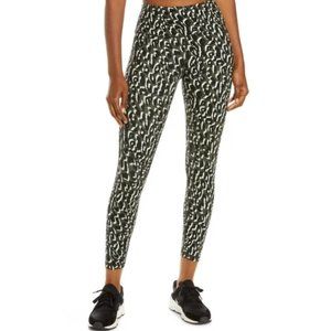 SWEATY BETTY Power Pocket Workout Leggings - Size M